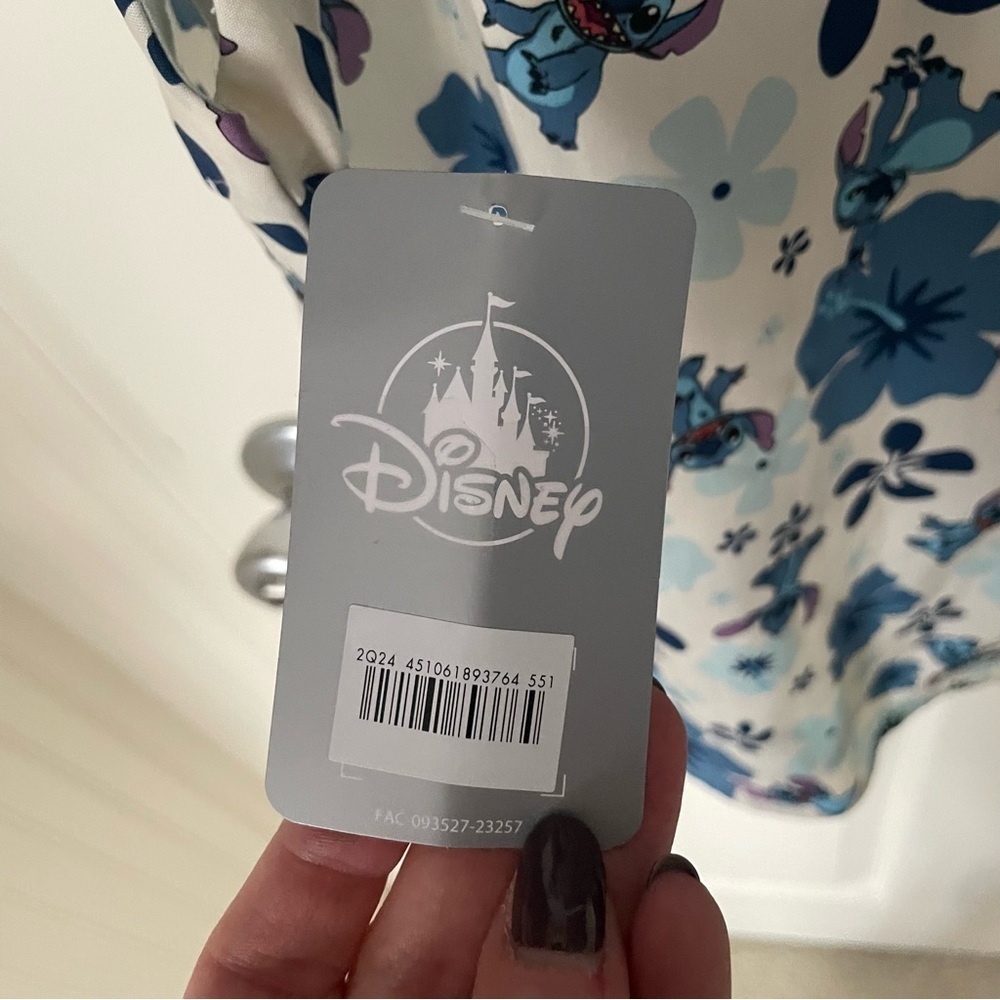 Disney Parks Lilo & Stitch Women Stitch Woven Button Up Shirt XL NWT 2024 - Picture 6 of 11